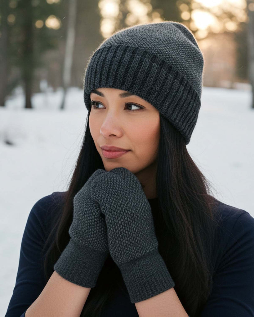 Alpaca Gloves - Trigo - Coal by Shupaca