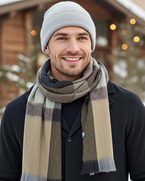 Ash alpaca beanie hat in frosted grey and pearl white, Shupaca