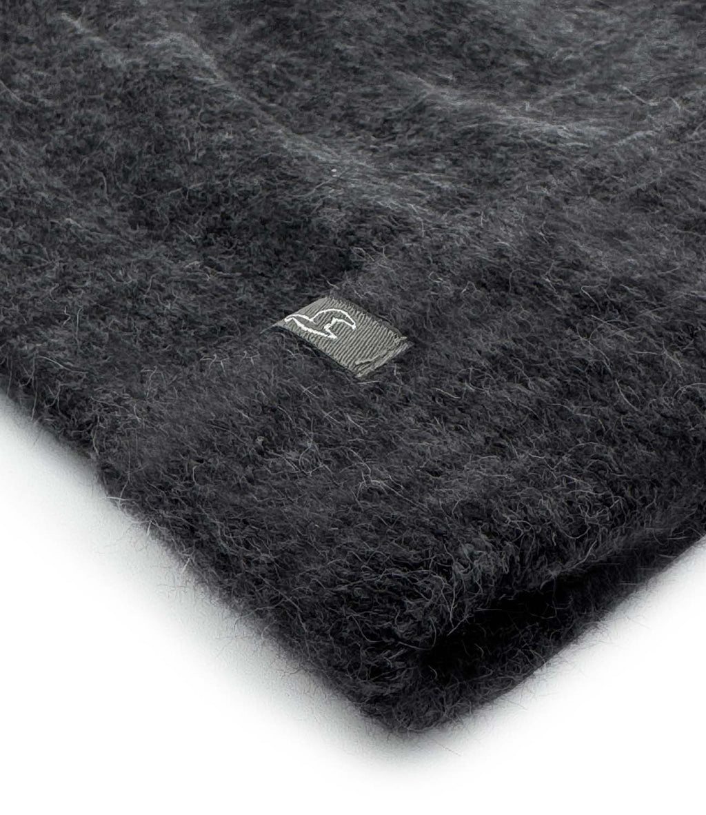 Charcoal alpaca beanie in Noir with jet black tones, Shupaca