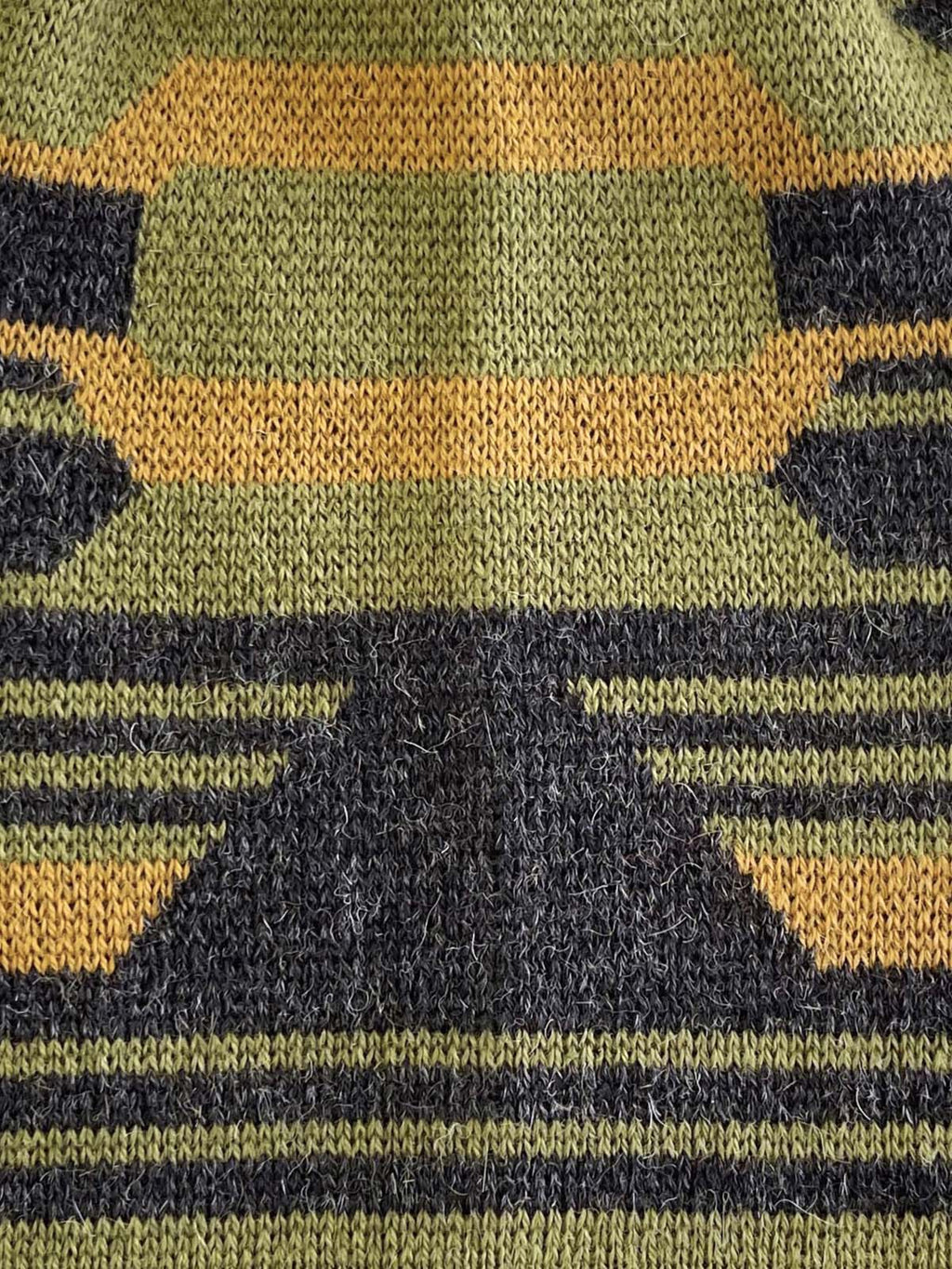 Olive alpaca beanie with Incan pattern, Shupaca