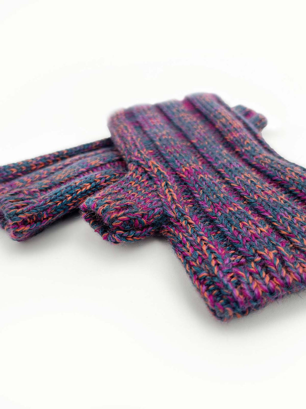 Berry Burst alpaca gloves in magenta and plum, Shupaca