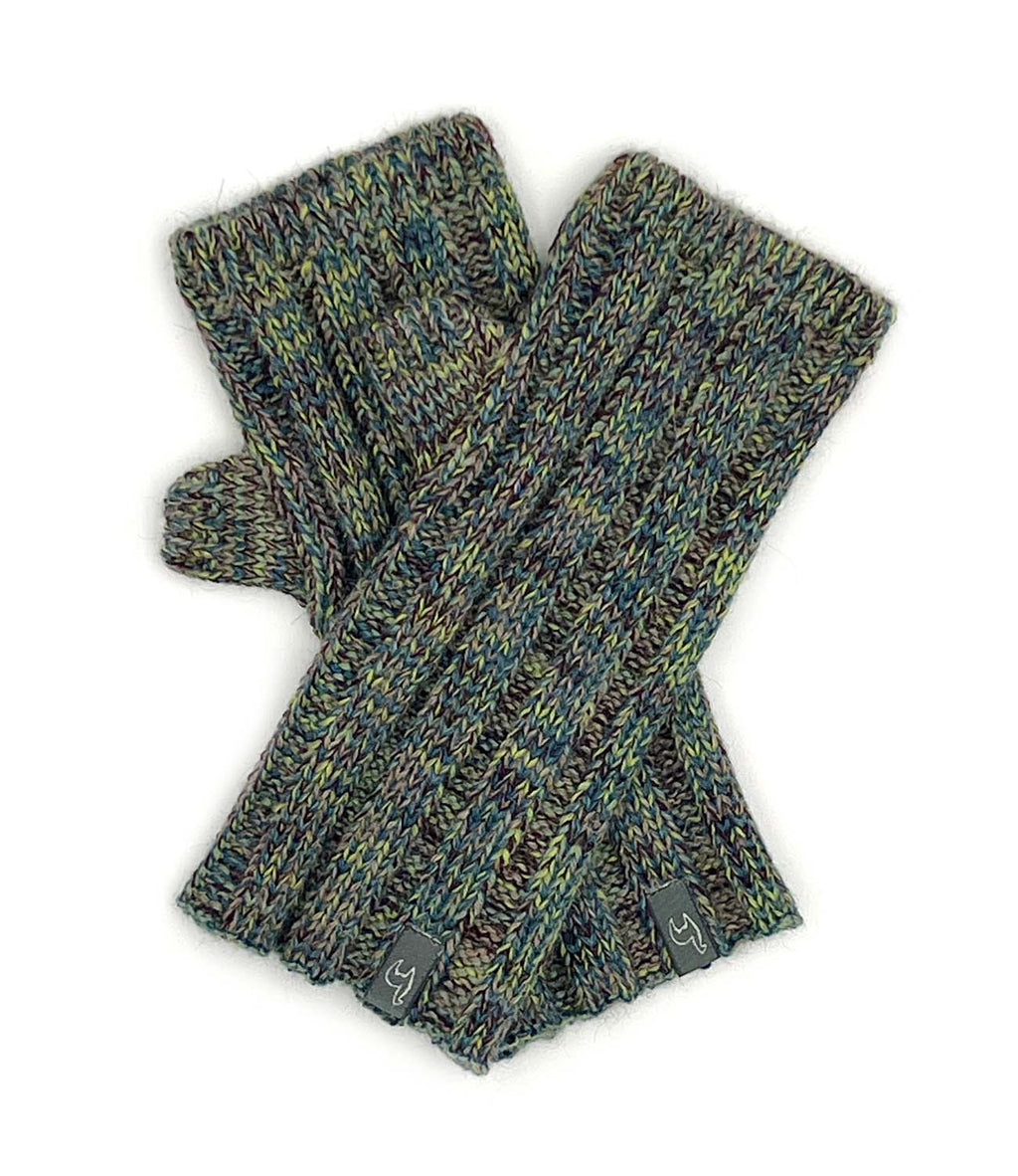 Moss alpaca gloves in earthy moss green, Shupaca