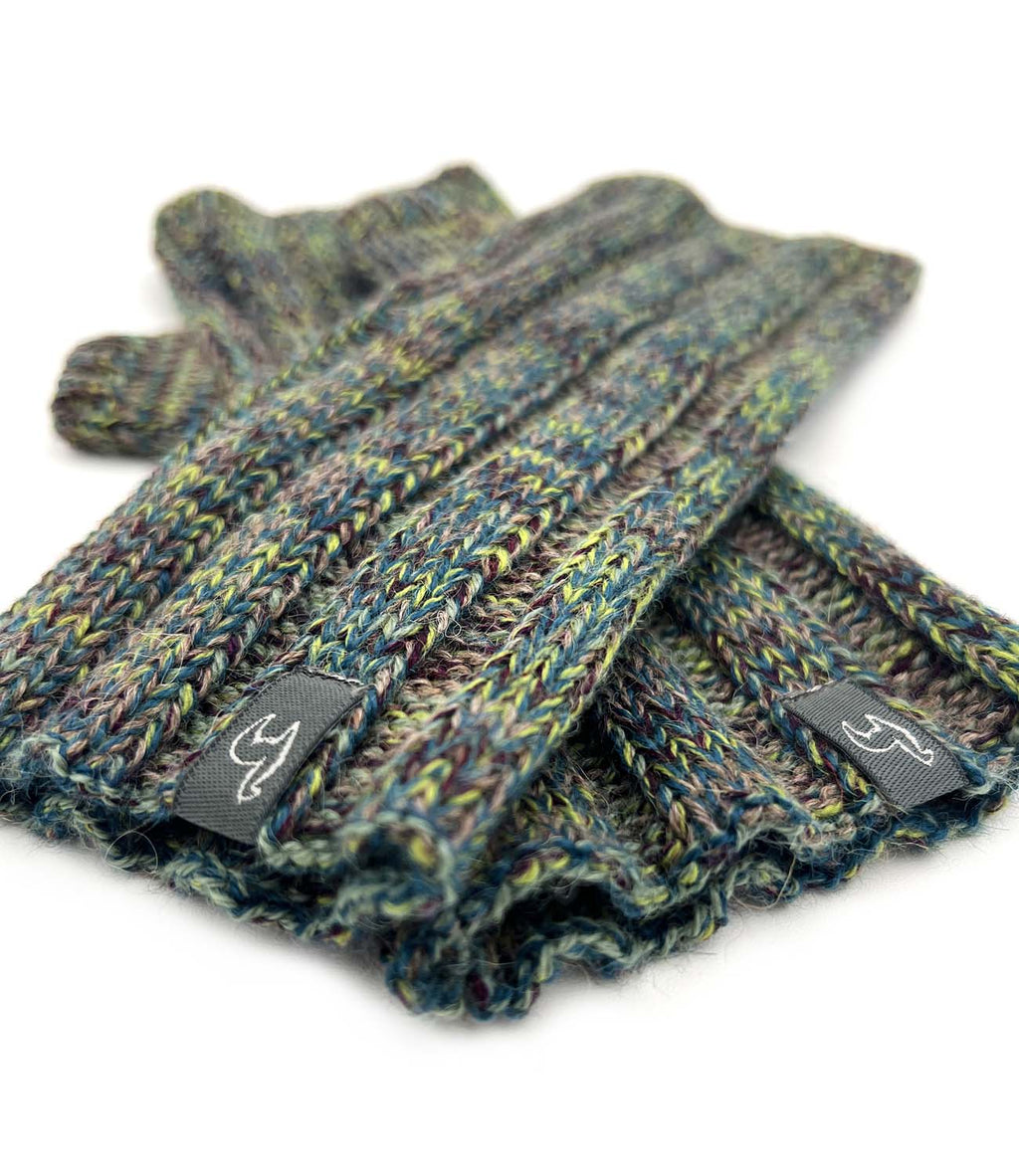Moss alpaca gloves in earthy moss green, Shupaca