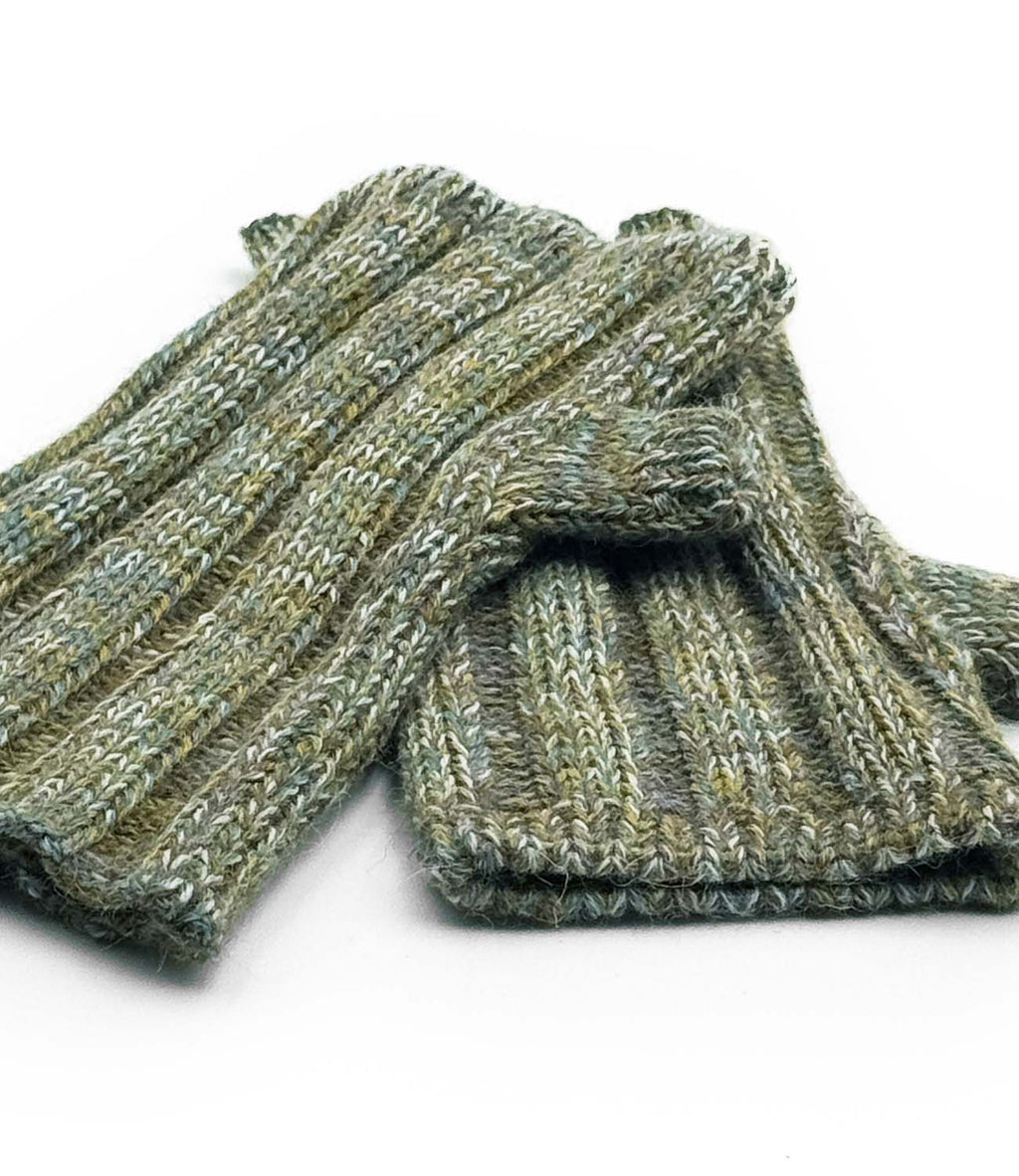 Opal alpaca gloves with accordion-ribbed texture, Shupaca