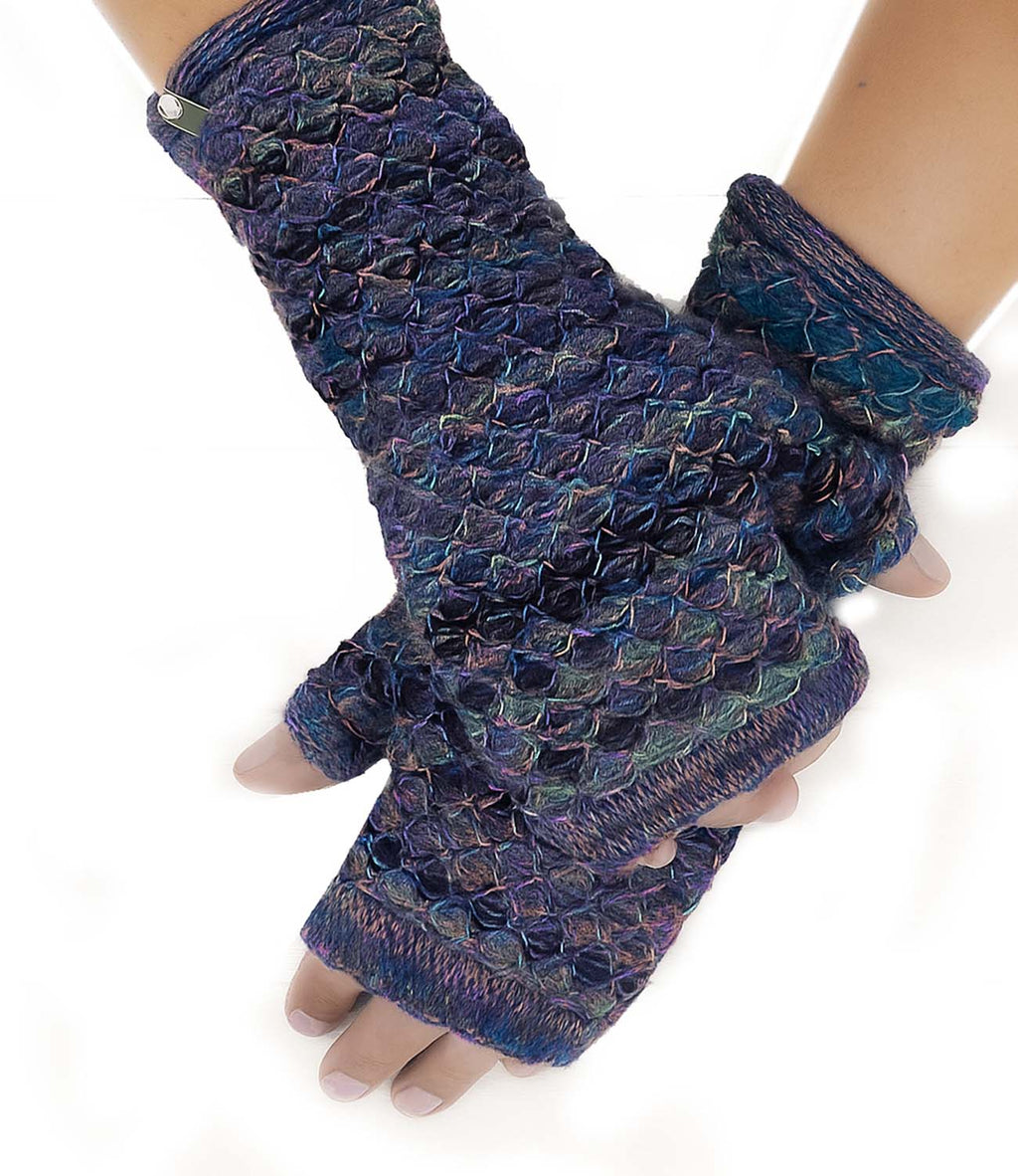 Plum alpaca gloves in Nightshade with midnight blue, Shupaca