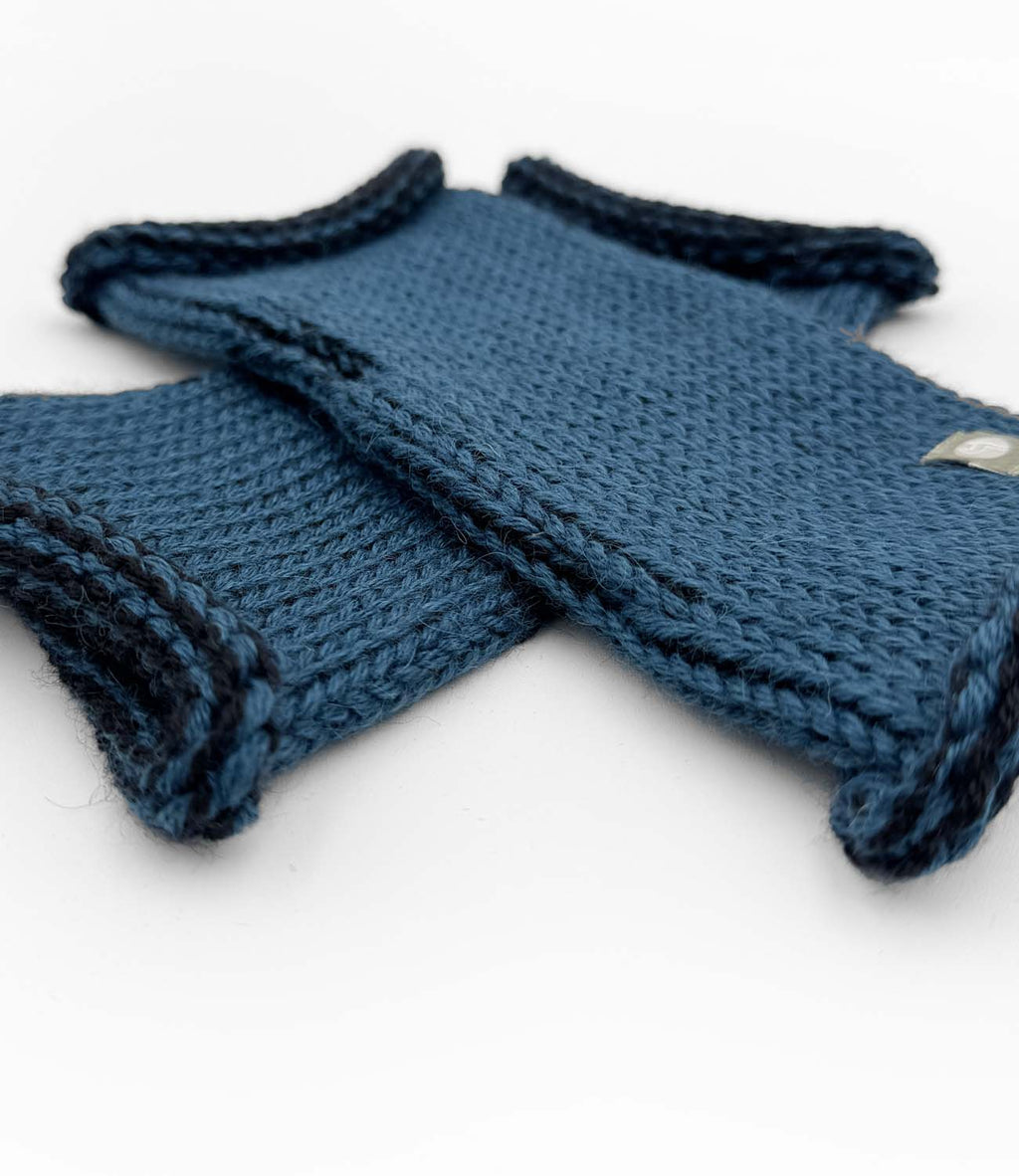 Jade Black alpaca gloves with teal fusion, Shupaca