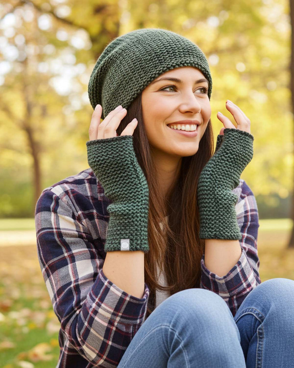 Forest alpaca gloves in Seagreen with charcoal accents, Shupaca