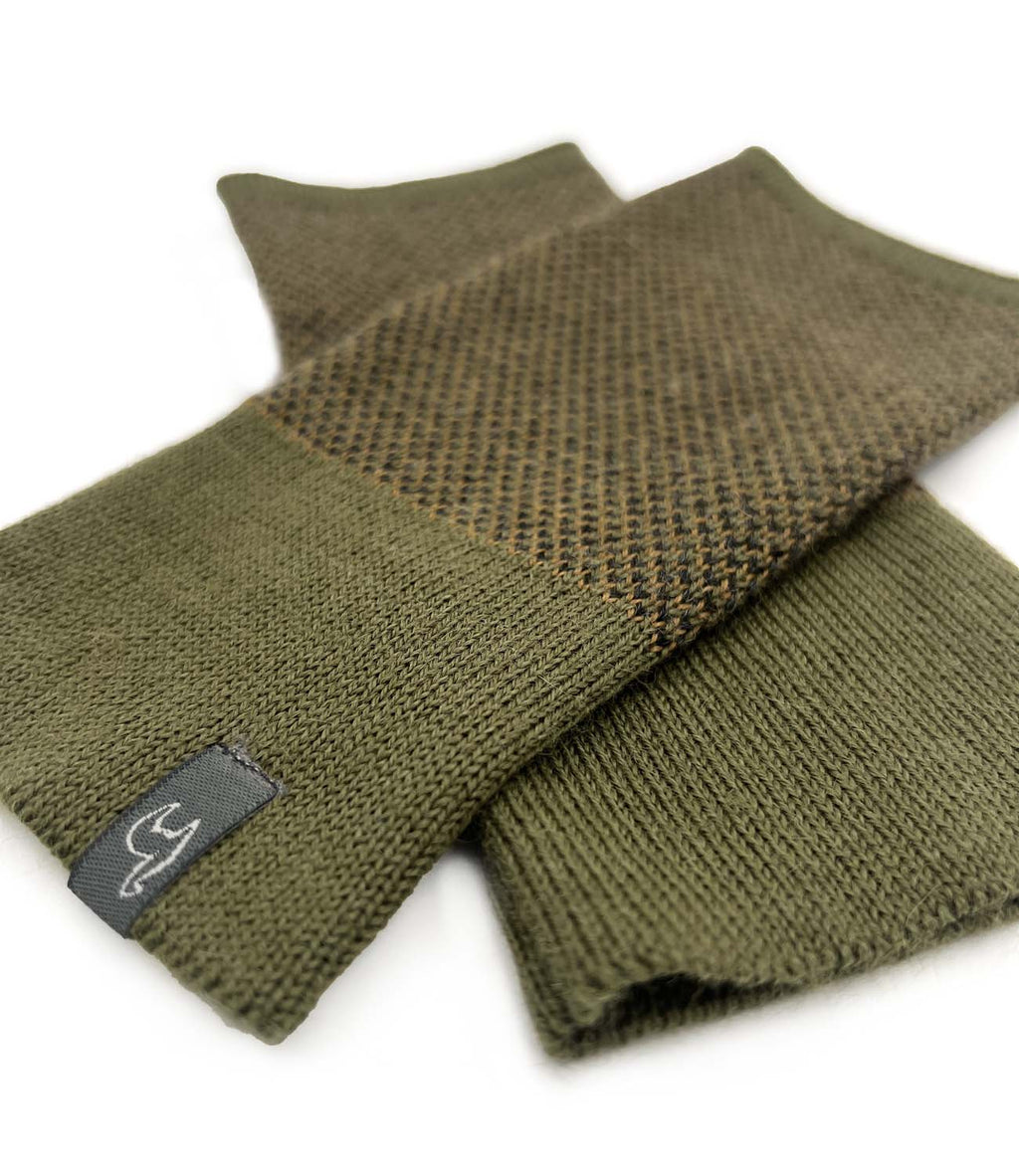 Forest alpaca gloves in Fern with olive and moss, Shupaca