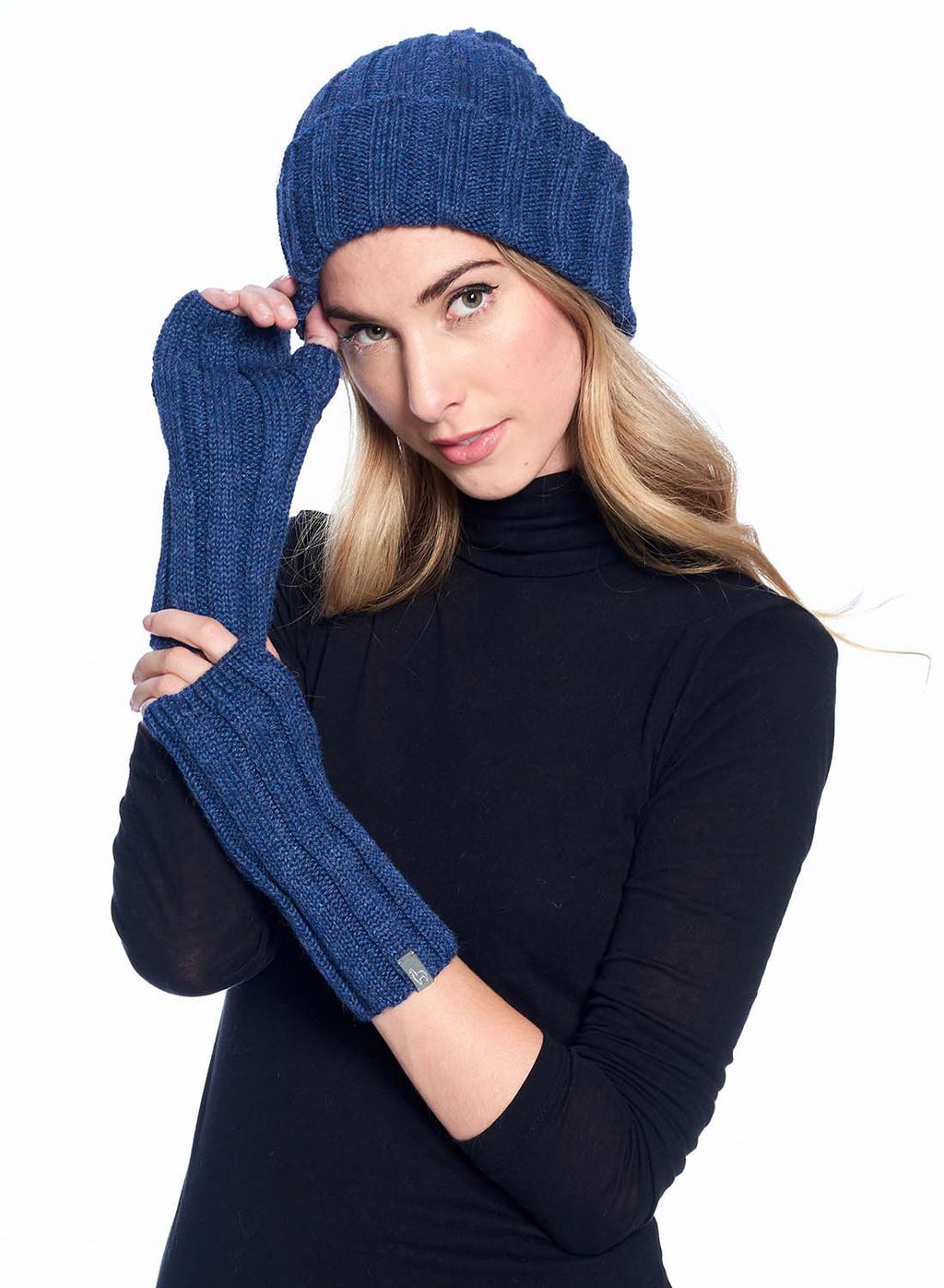 Navy alpaca beanie in Azul with ocean blue tones, Shupaca